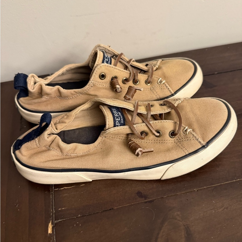 Sperry Tan Canvas Low-Top Sneakers – Women’s 8